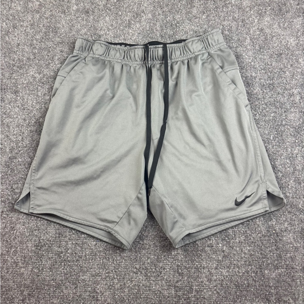 NIKE Men’s Grey Dri- Fit Athletic Shorts 7” size: Small